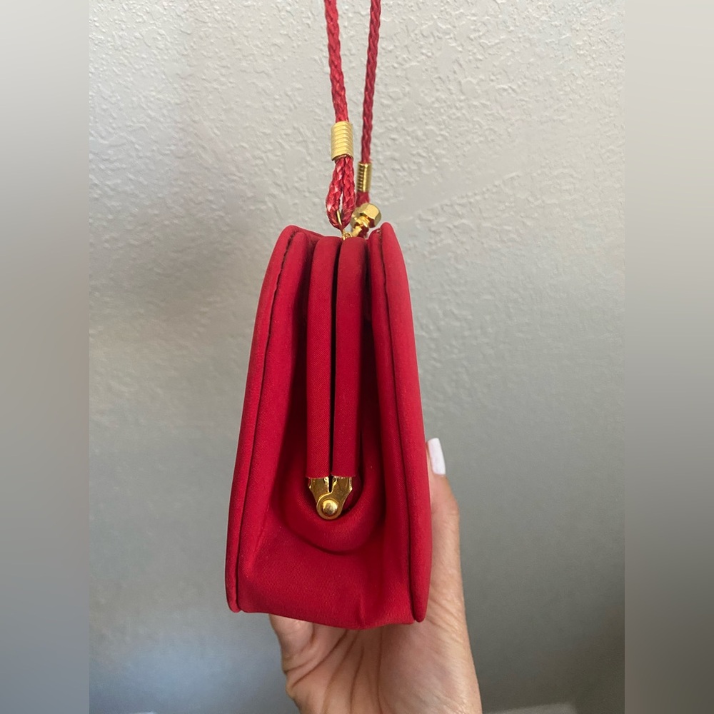 Vintage Elegant Red Clutch/ Crossbody Bag Gold Tone Hardware - Picture 6 of 16